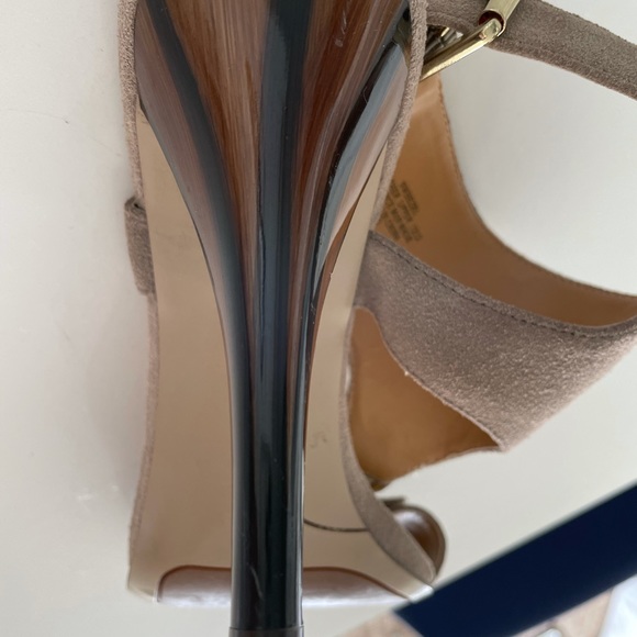 High Heel Sandals Swede with Gold Accessory - Picture 4 of 6